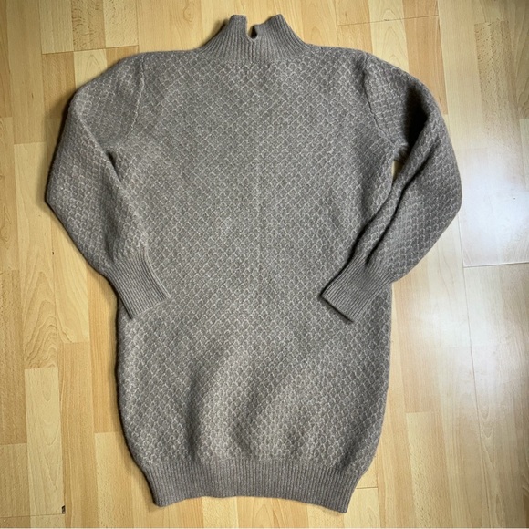 La‎ Ligne Cashmere Tan Knit Mock Neck Long Sleeve Sweater Dress - Picture 6 of 8